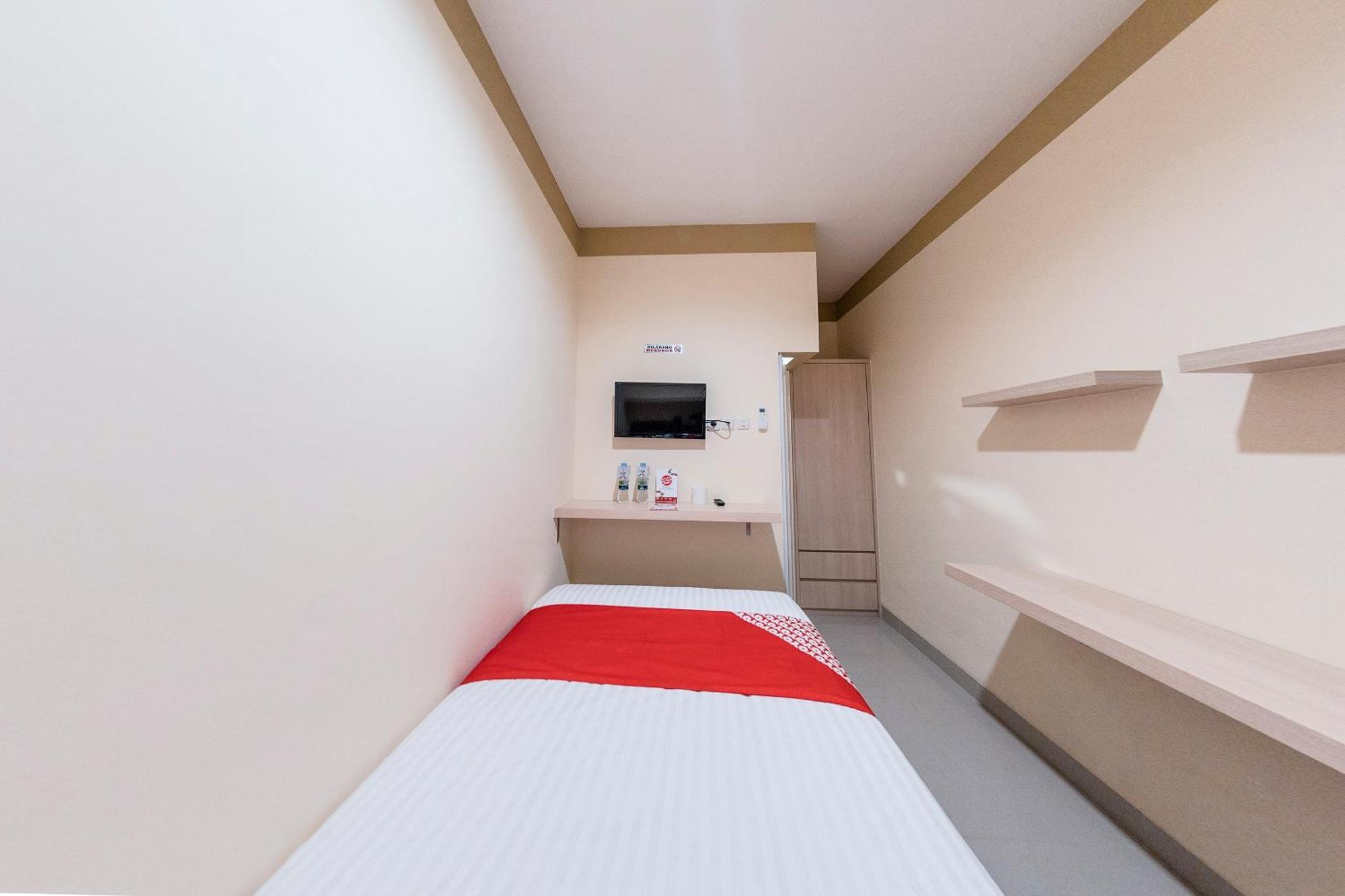 Oyo 478 Balcon Biru Hotel Jakarta Luaran gambar