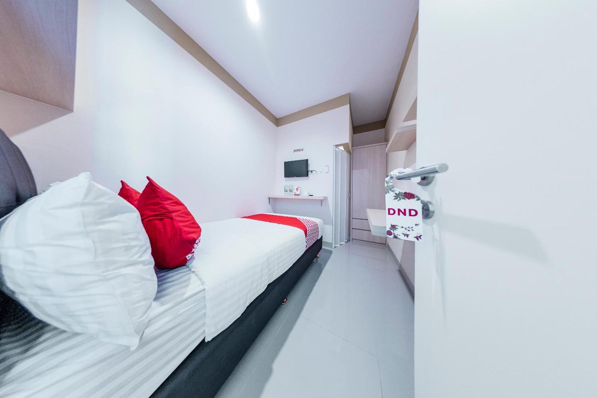 Oyo 478 Balcon Biru Hotel Jakarta Luaran gambar