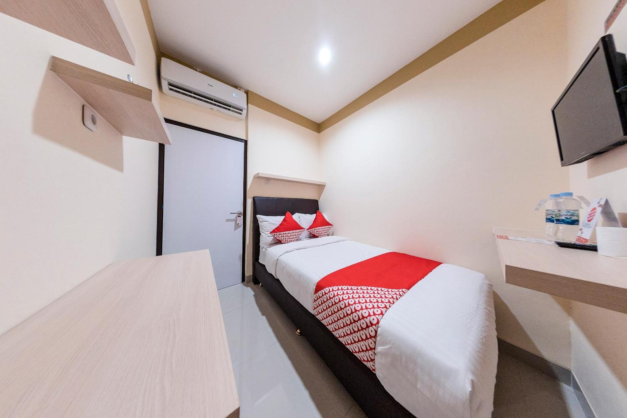 Oyo 478 Balcon Biru Hotel Jakarta Luaran gambar